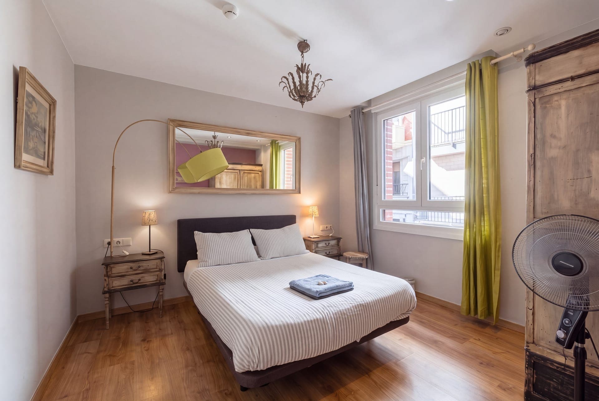 Habitación doble con baño privado en Enjoy Comfort, San Sebastián (foto 1)