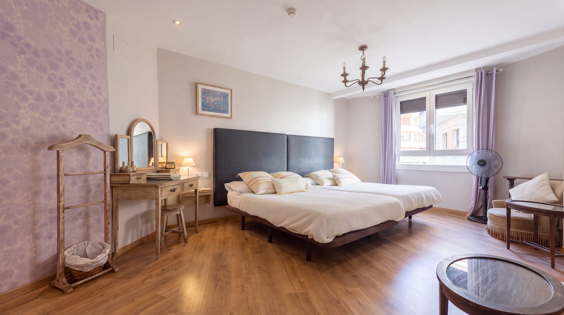 Habitación familiar con baño privado en Enjoy Comfort, San Sebastián (foto 1)